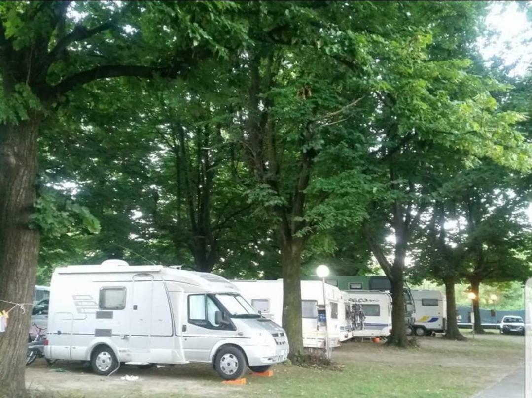 Отель Camping No Stress Комо Экстерьер фото